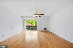 8026 Lakecrest Dr, Greenbelt, MD 20770 - Photo 9