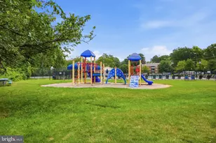 8026 Lakecrest Dr, Greenbelt, MD 20770 - Photo 35