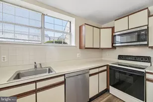 6801 Milltown Ct, District Heights, MD 20747 - Photo 11