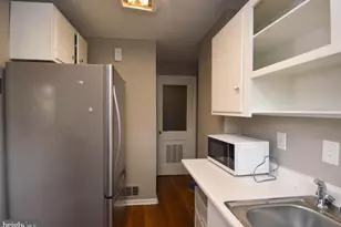 5000 Surrey Ln, Hyattsville, MD 20784 - Photo 9