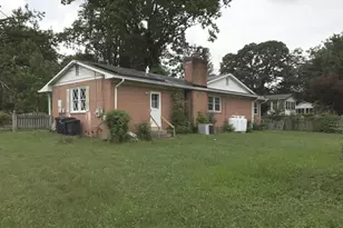 10600 Parrish Ln, Bowie, MD 20721 - Photo 17
