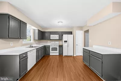 4004 Hobart Court, Springdale, MD 20774 - Photo 9