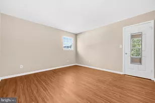 4004 Hobart Ct, Springdale, MD 20774 - Photo 17