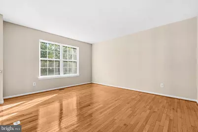 4004 Hobart Court, Springdale, MD 20774 - Photo 3