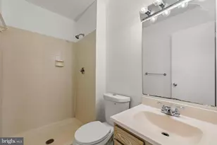 6911 Cipriano Woods Ct, Lanham, MD 20706 - Photo 25