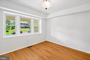 12218 Valerie Ln, Laurel, MD 20708 - Photo 11
