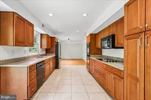 12218 Valerie Ln, Laurel, MD 20708 - Photo 13
