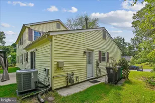 12218 Valerie Ln, Laurel, MD 20708 - Photo 5