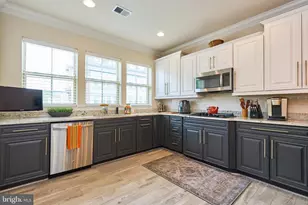 866 Regents Square, Oxon Hill, MD 20745 - Photo 11