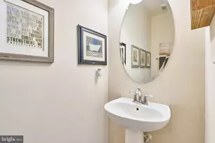 866 Regents Square, Oxon Hill, MD 20745 - Photo 19