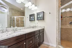 866 Regents Square, Oxon Hill, MD 20745 - Photo 23