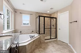 2700 Lake Forest Dr, Upper Marlboro, MD 20774 - Photo 29