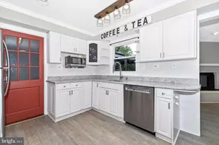 12703 Kincaid Ln, Bowie, MD 20715 - Photo 15