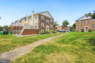 5935 Surratts Village Dr, Clinton, MD 20735 - Photo 3