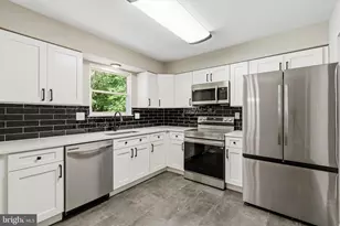4801 Iverson Pl, Temple Hills, MD 20748 - Photo 7
