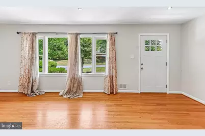 9203 Wellington Court, Lanham, MD 20706 - Photo 5