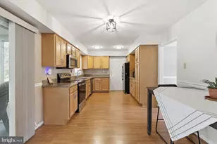 4113 Wakefield Ln, Bowie, MD 20715 - Photo 5