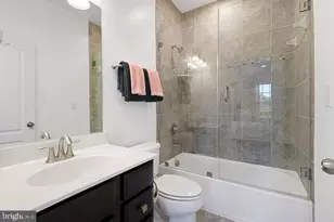 622 Overlook Park Dr, Oxon Hill, MD 20745 - Photo 43