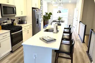 10305 Vista Sola Wy, Lanham, MD 20706 - Photo 3