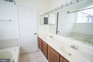 7906 Kara Ct, Greenbelt, MD 20770 - Photo 25