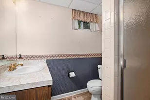 5408 Manchester Dr, Suitland, MD 20746 - Photo 33