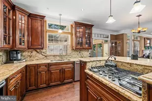 12104 Guinevere Pl, Glenn Dale, MD 20769 - Photo 9