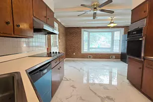 10928 Pleasant Acres Dr, Hyattsville, MD 20783 - Photo 9