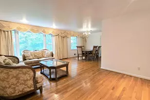 10928 Pleasant Acres Dr, Hyattsville, MD 20783 - Photo 5