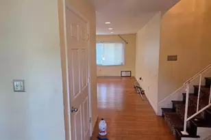7906 Dawnwood Ct, Lanham, MD 20706 - Photo 3