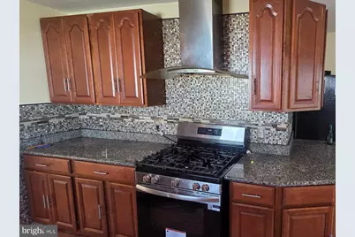 7906 Dawnwood Court, Lanham, MD 20706 - Photo 11