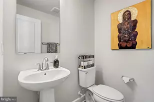 10878 Foxtrot Cir, Upper Marlboro, MD 20772 - Photo 17