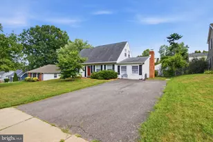 12413 Seabury Ln, Bowie, MD 20715 - Photo 3