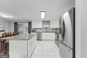 903 Castlewood Dr, Upper Marlboro, MD 20774 - Photo 7