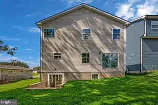 8805 Glenarden Pkwy, Lanham, MD 20706 - Photo 27