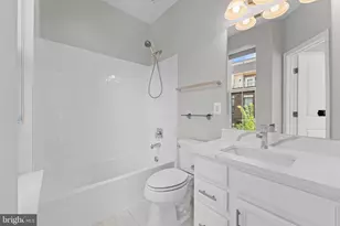 515 Riversail Ln, National Harbor, MD 20745 - Photo 15
