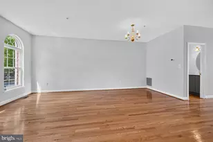 8010 Homefield Dr, Landover, MD 20785 - Photo 5