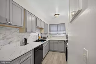 8608 Brae Brooke Dr, Lanham, MD 20706 - Photo 3