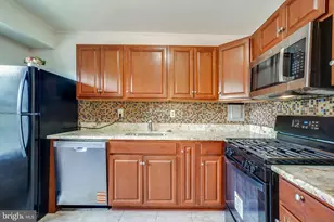 6002 Westchester Park Dr, College Park, MD 20740 - Photo 7