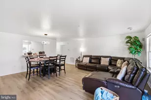 4240 Applegate Ln, Suitland, MD 20746 - Photo 9