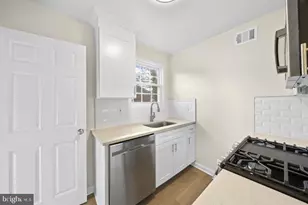 3517 Chadwick Ct, Temple Hills, MD 20748 - Photo 5