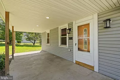 6713 Boxwood Drive, Morningside, MD 20746 - Photo 5