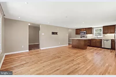 6713 Boxwood Drive, Morningside, MD 20746 - Photo 9