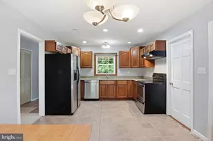 12504 Kavanaugh Ln, Bowie, MD 20715 - Photo 5
