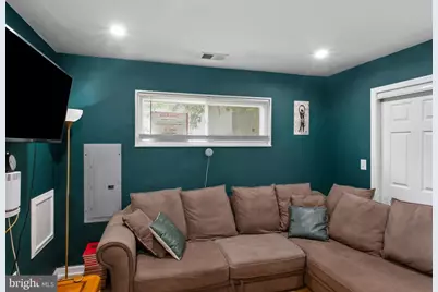 414 Carmody Hills Drive, Capitol Heights, MD 20743 - Photo 17