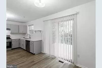 10400 Vista Gardens Drive, Bowie, MD 20720 - Photo 7