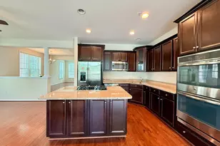 8912 Tower Pl, Lanham, MD 20706 - Photo 9