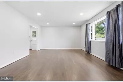 6915 Briarcliff Drive, Clinton, MD 20735 - Photo 5