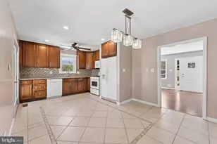 8816 Saunders Ln, Lanham, MD 20706 - Photo 11