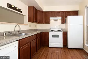 2406 Rosecroft Ct, Oxon Hill, MD 20745 - Photo 5