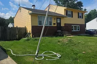 7511 Newberry Ln, Lanham, MD 20706 - Photo 5
